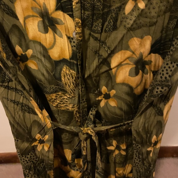 Floral dress - Picture 3 of 3